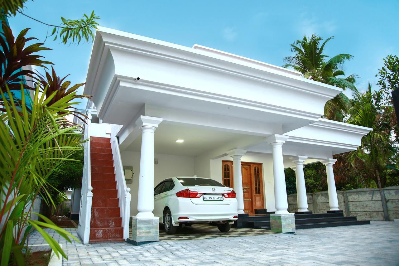 Luxury Villas Of Guruvāyūr Esterno foto